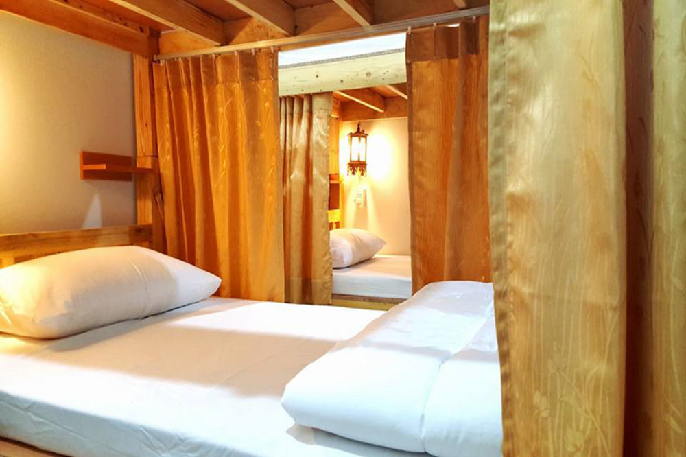 The Sun Hostel Chiang Mai Exterior photo